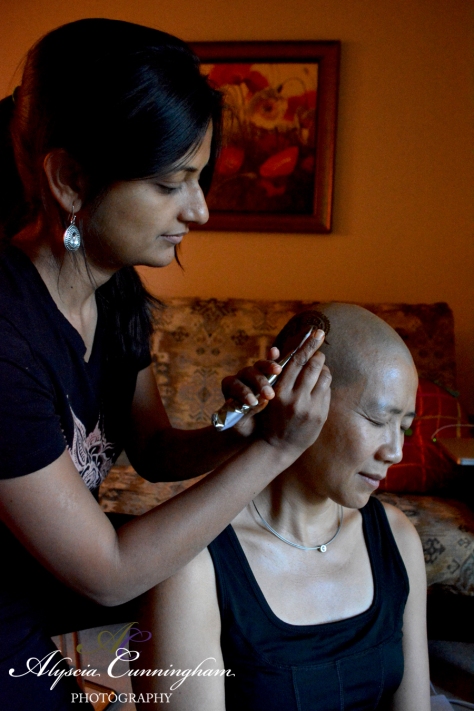 Serene getting a henna crown by henna artist Deepti Khona, founder of Henna Harmony DC Metro. Serene did not loose her hair but instead shaved it in support of her friend who was diagnosed with breast cancer. That's a true friend. 